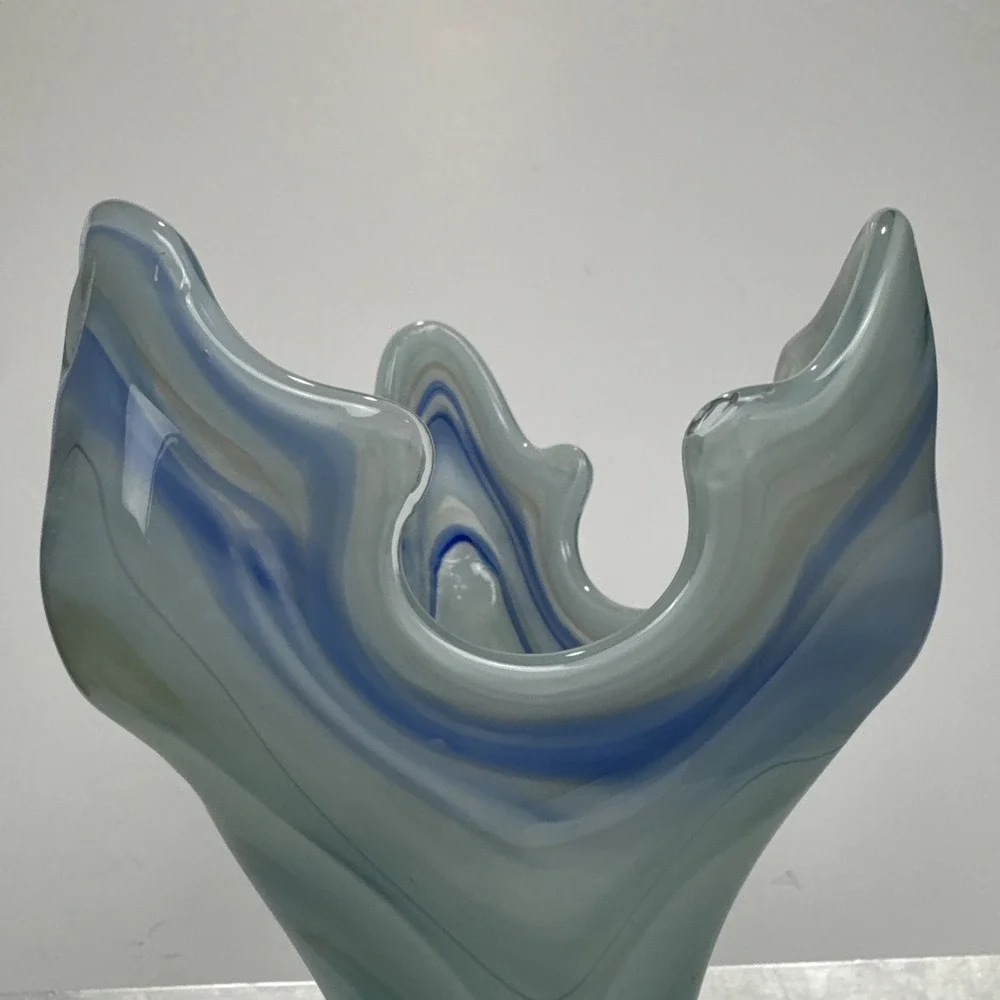 VTG Y2K Hand Blown Art Glass Swirl Vase OS Blue Green Ruffled Spiral